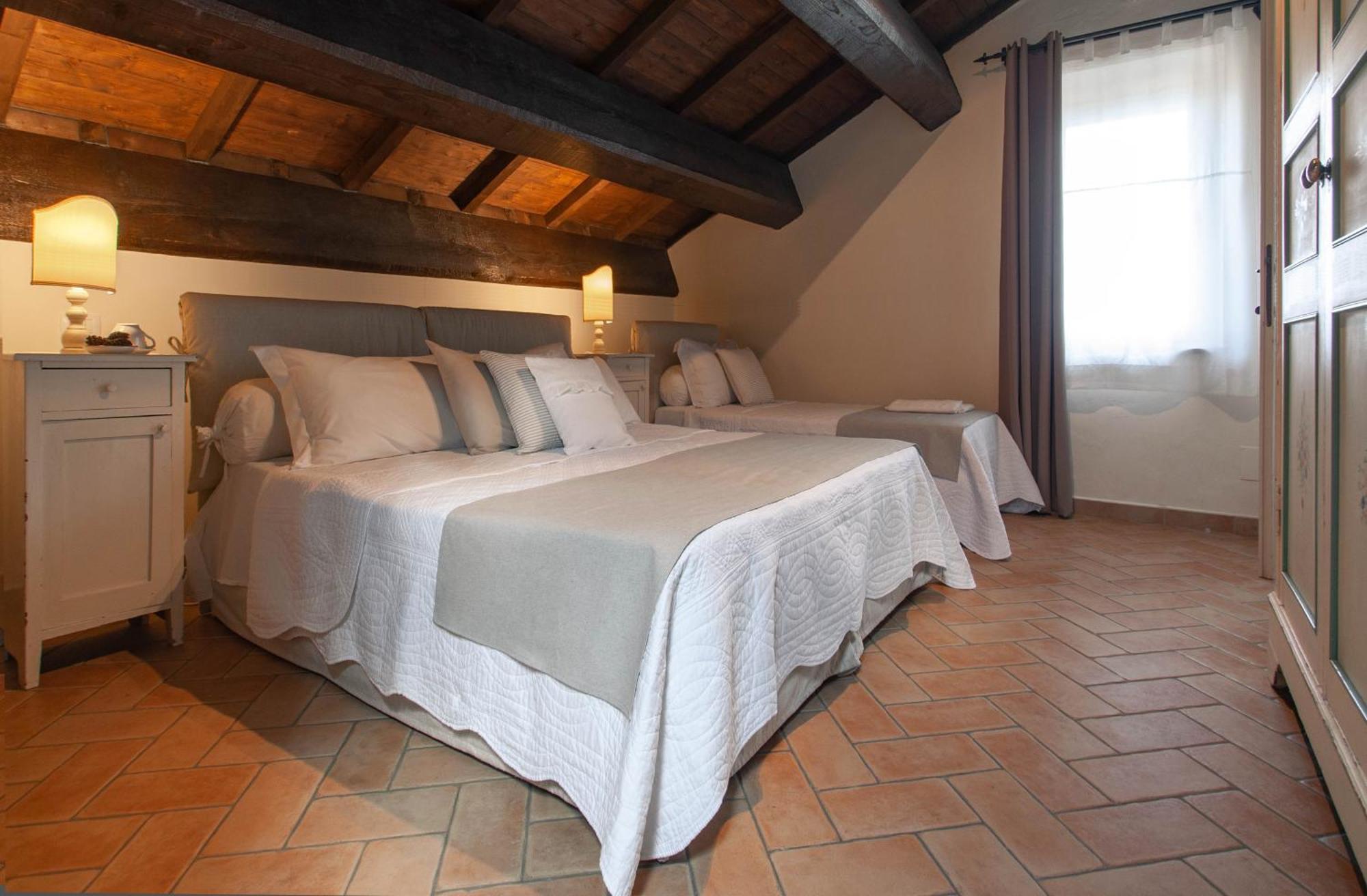 구비오 Antica Residenza Montereano 빌라 객실 사진