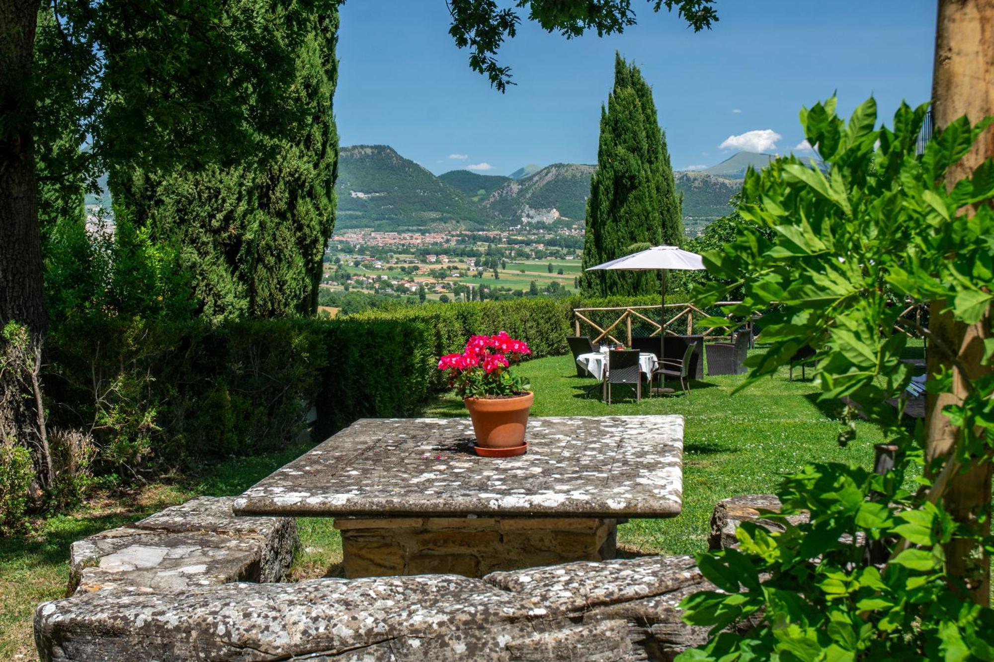구비오 Antica Residenza Montereano 빌라 외부 사진